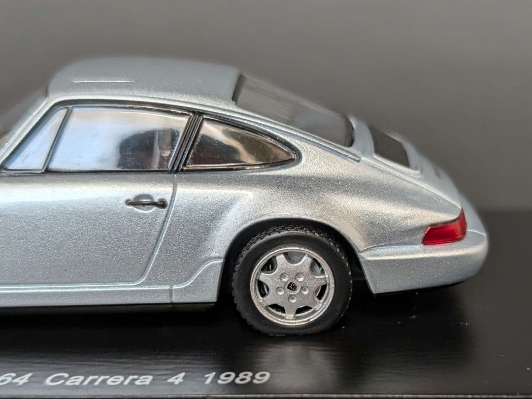 スパーク 1/43 Porsche 964 カレラ 4 1989