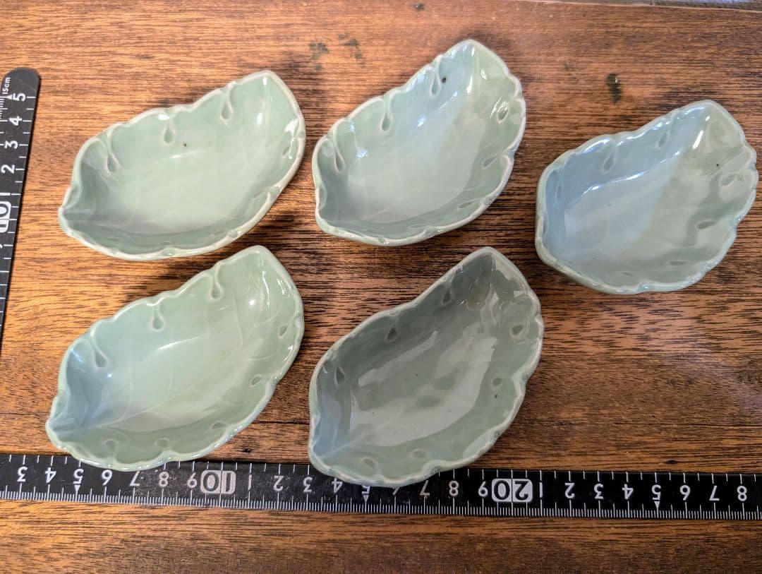 古作　青磁　葉紋様小皿　中国古玩　古美術　骨董