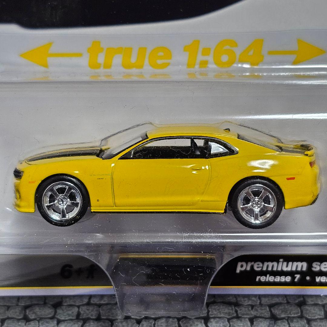 オートワールド　2010　シボレー　カマロ　SS　1/64　イエロー　新品未開封