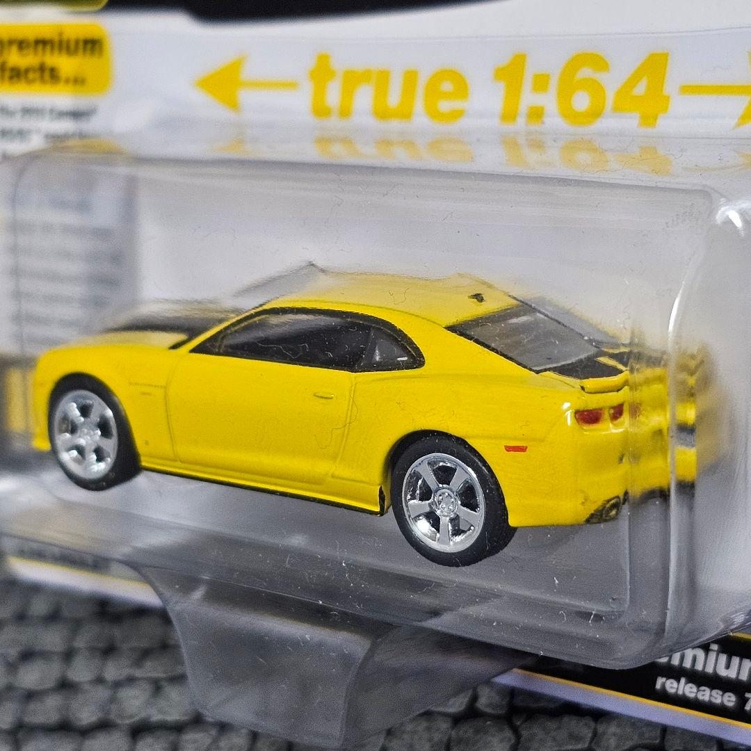 オートワールド　2010　シボレー　カマロ　SS　1/64　イエロー　新品未開封