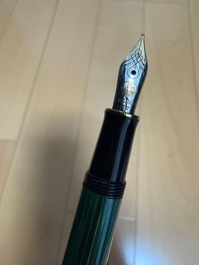 Pelikan（ペリカン）万年筆 スーベレーン M300 緑縞EFニブ