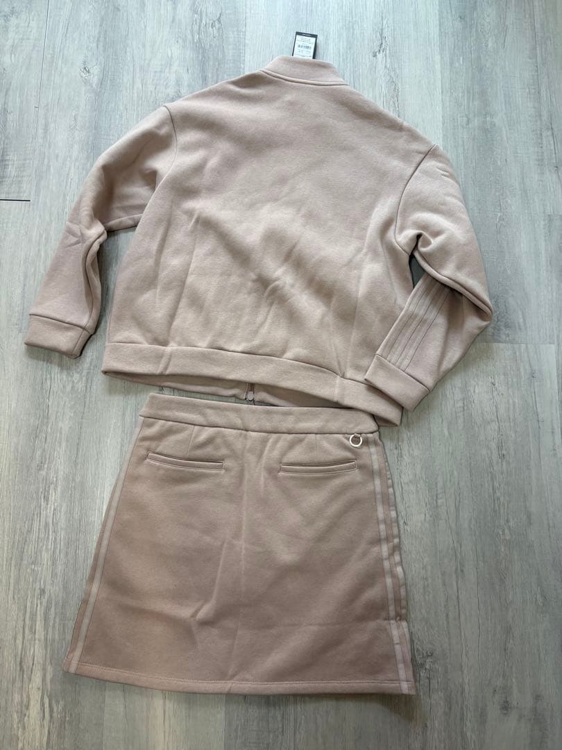 新品Lサイズ　ベージュ　長袖トレーナー裏起毛スカート セットアップ ゴルフウェア