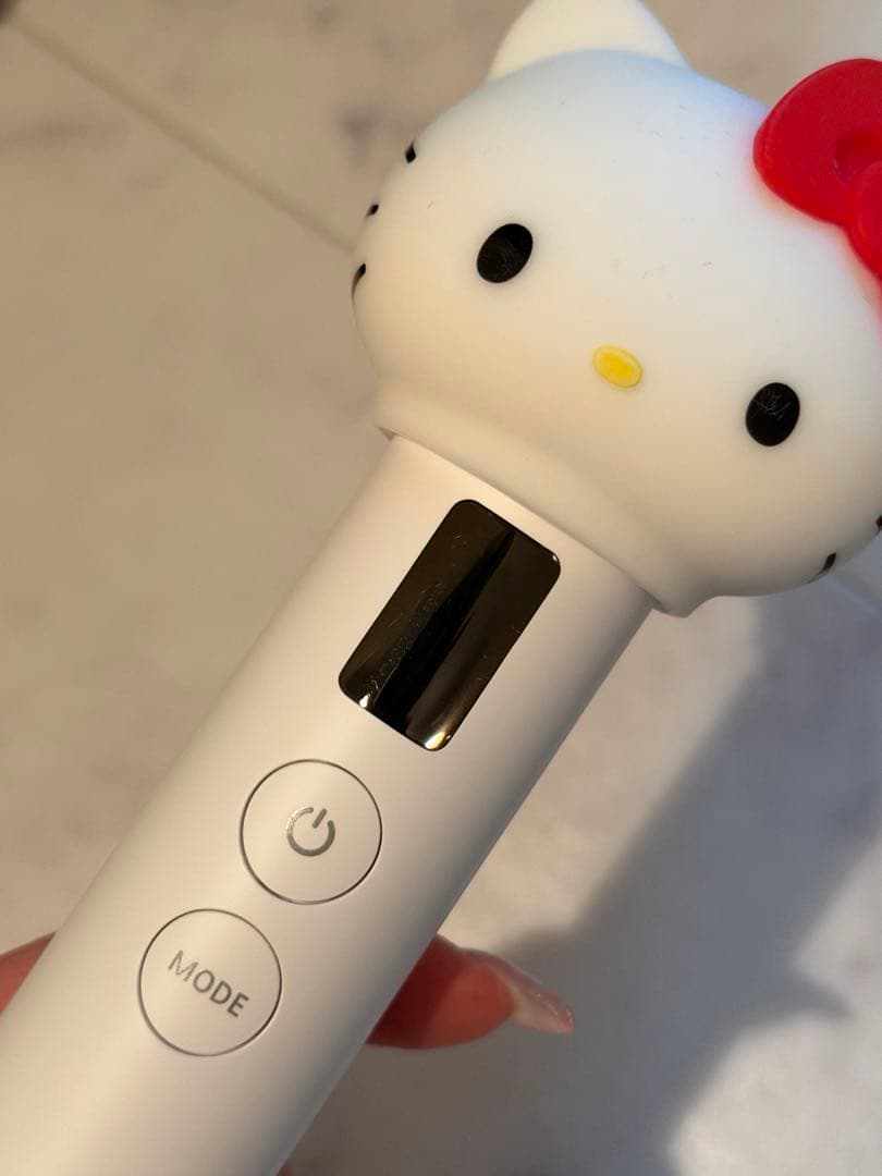 メディキューブ　ハローキティ　美顔器