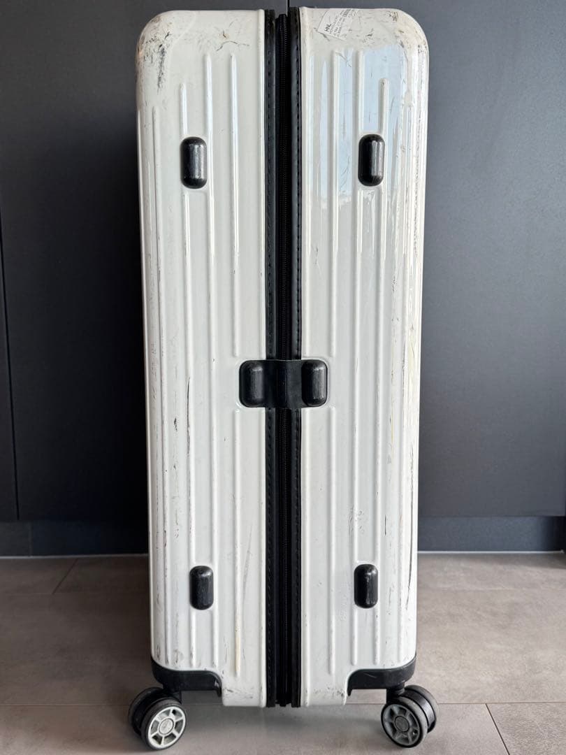 RIMOWA リモワ サルサエアー 4輪 ホワイト 84リッター