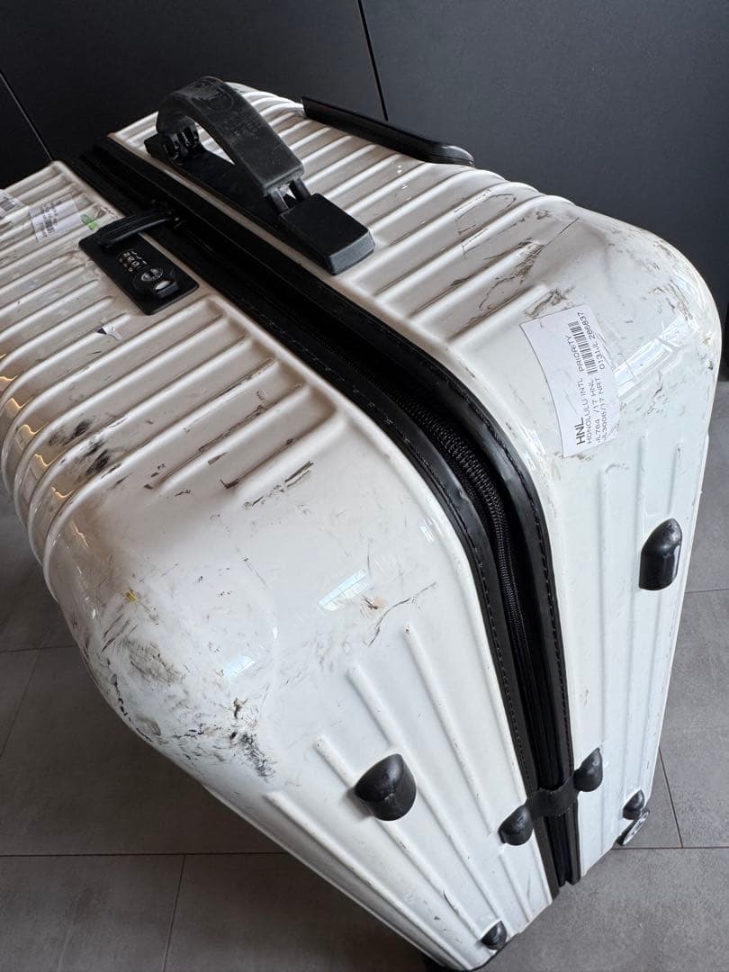 RIMOWA リモワ サルサエアー 4輪 ホワイト 84リッター