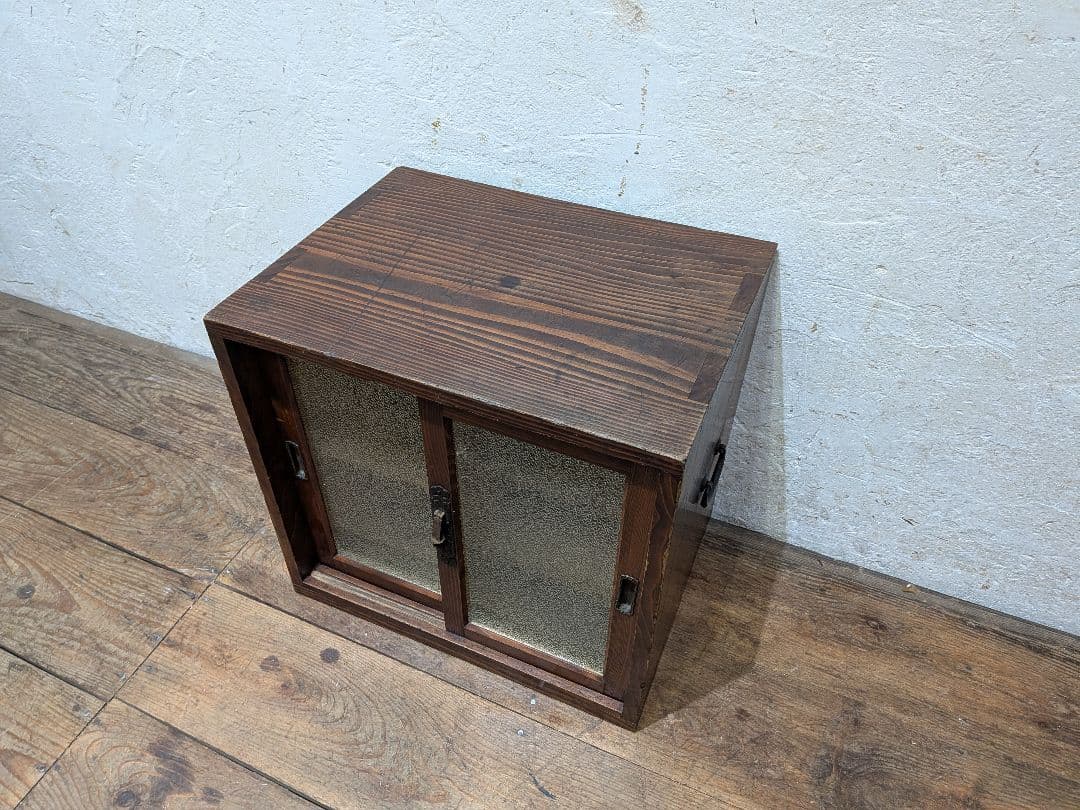 1111 アンティーク　ダイヤガラスのキャビネット　飾り棚　ケース　古家具レトロ