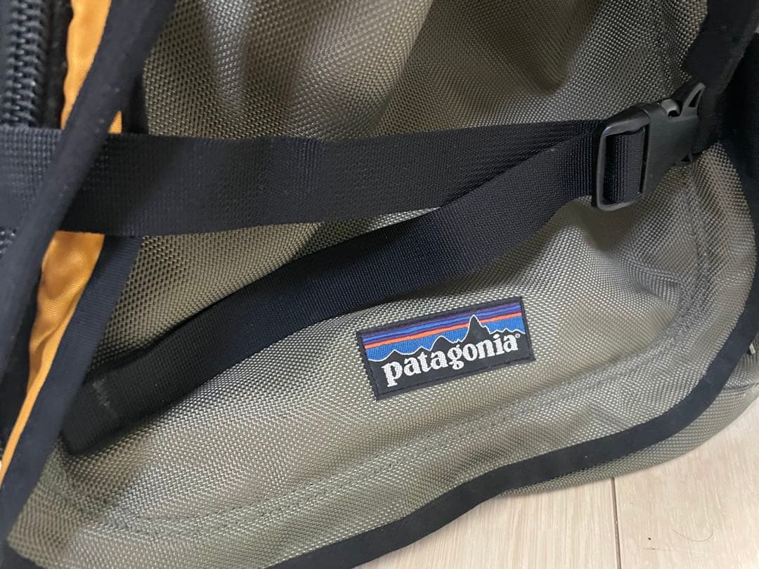 名作Patagonia キャリーケース Freight Liner 激レアカラー