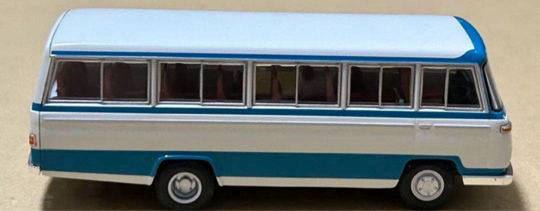 トミカリミテッドヴィンテージネオ ニッサン シビリアン