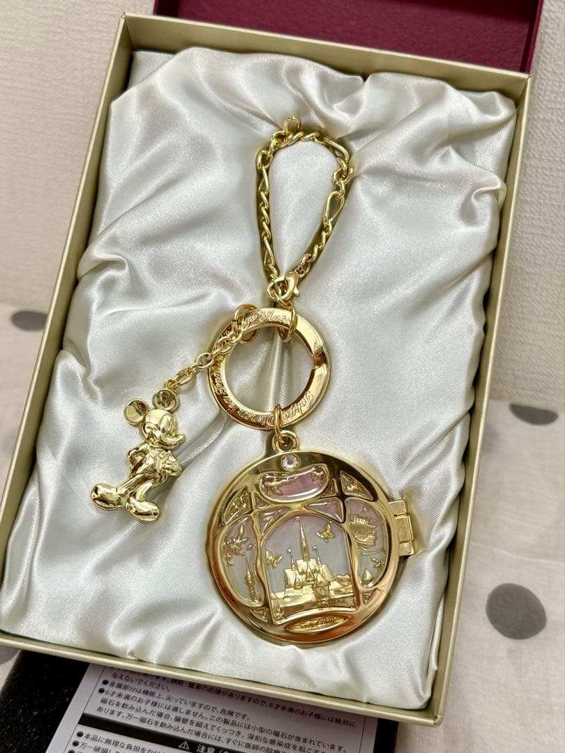 ファンタジースプリングスホテル　グランドシャトー宿泊者限定キーチェーン　ミッキー