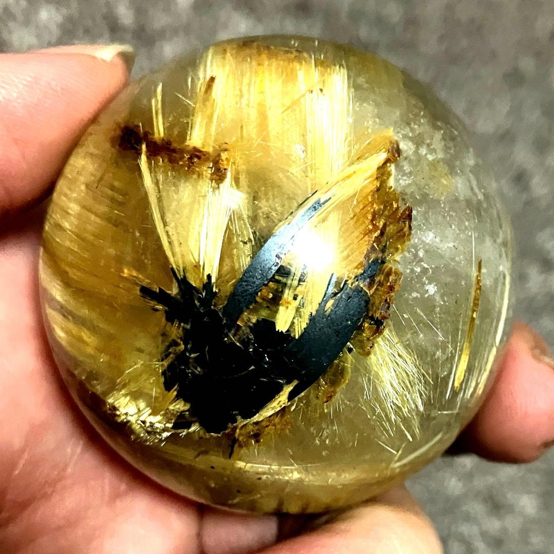 超絶綺麗✨48mm ゴールドタイチンルチルクォーツ　丸玉　スフィア　金針水晶