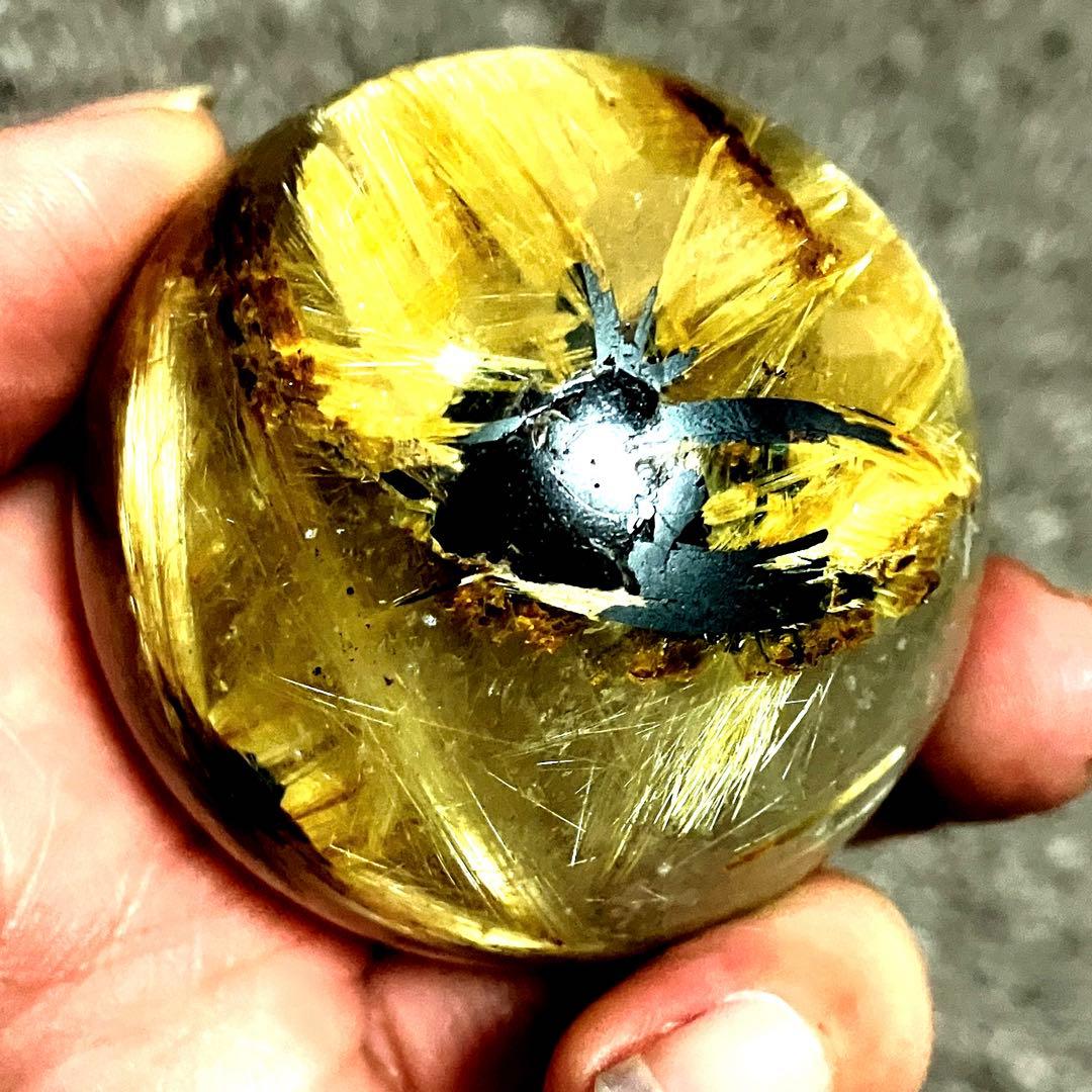 超絶綺麗✨48mm ゴールドタイチンルチルクォーツ　丸玉　スフィア　金針水晶