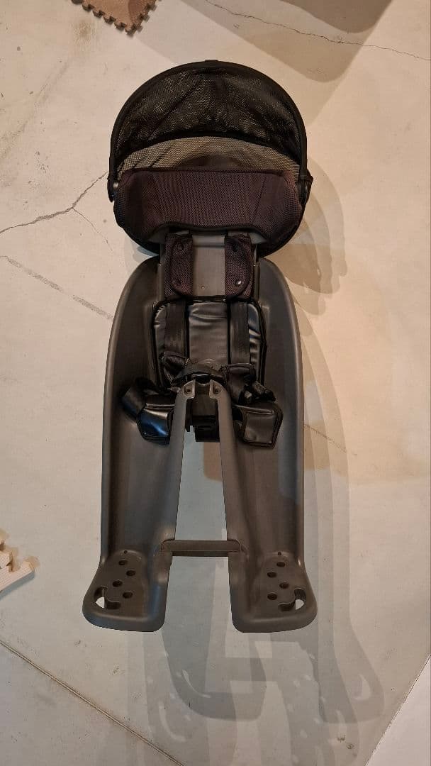 ギュット・クルーム・F・DX　前用チャイルドシート