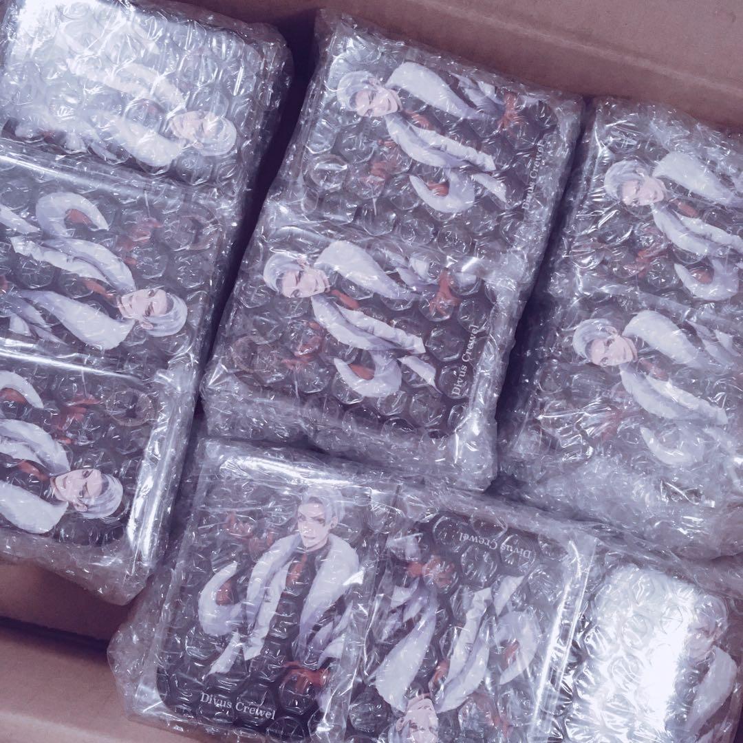 ツイステッドワンダーランド デイヴィス・クルーウェル スクエア 缶バッジ