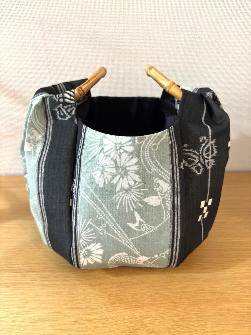 和装バック着物バック琉球柄　蝶と鯉みんさー柄（黒グレー）　入学卒業結婚七五三振袖