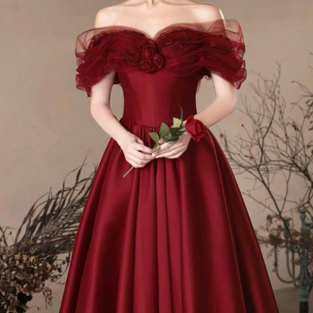 バラのデザインが可愛くて美しい オフショル イブニングドレス