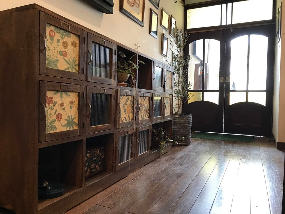 【カエル】レトロ木製キャビネット ウィリアムモリス柄　扉付き