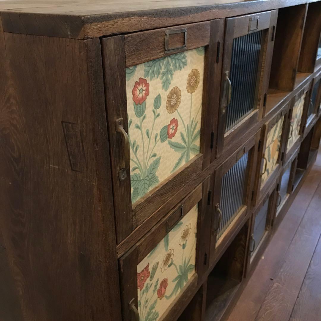 【カエル】レトロ木製キャビネット ウィリアムモリス柄　扉付き