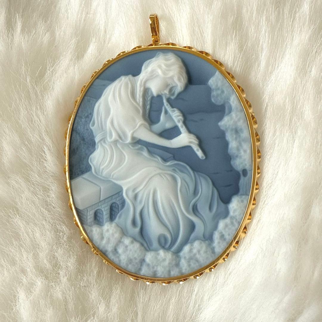 カメオ　18k ブローチ