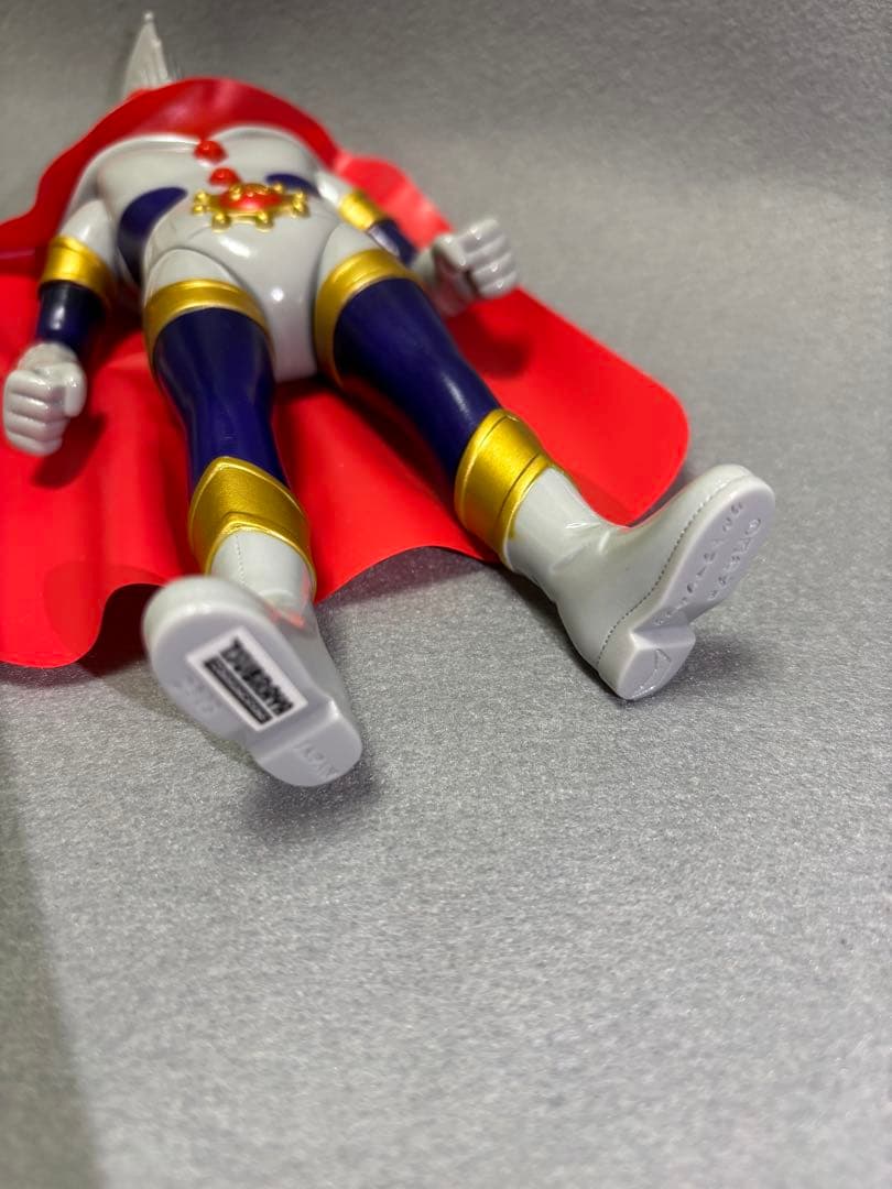 円谷コミニュケーションズ ウルトラマンキング ソフビ