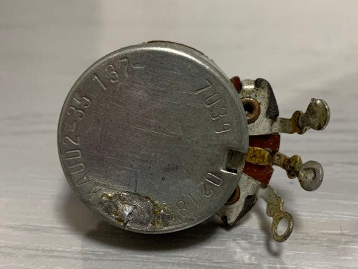 Fender vintage pot 70 年　2個