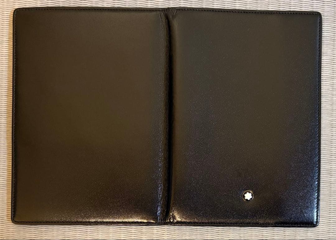 Mont Blanc パスポートケース