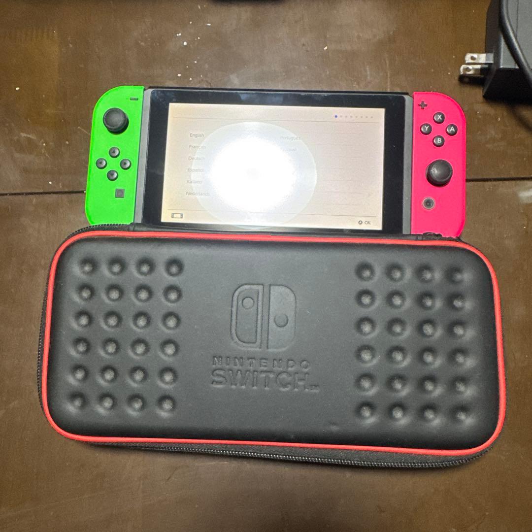 Nintendo Switch 本体 赤・緑　ハードケース付き