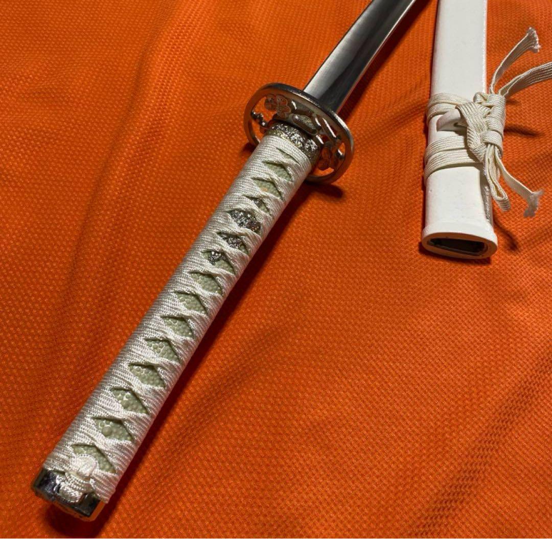 高級模造刀 白柄 桜彫透し鍔 白鞘