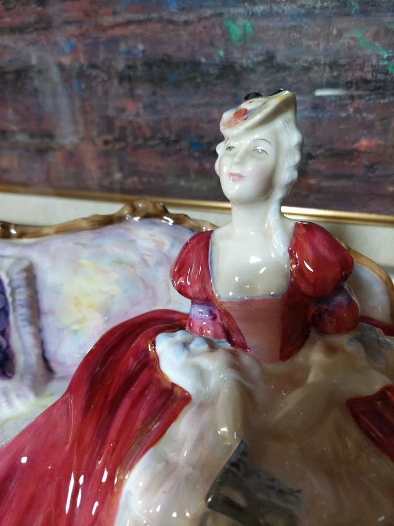 ロイヤルドルトン　貴婦人