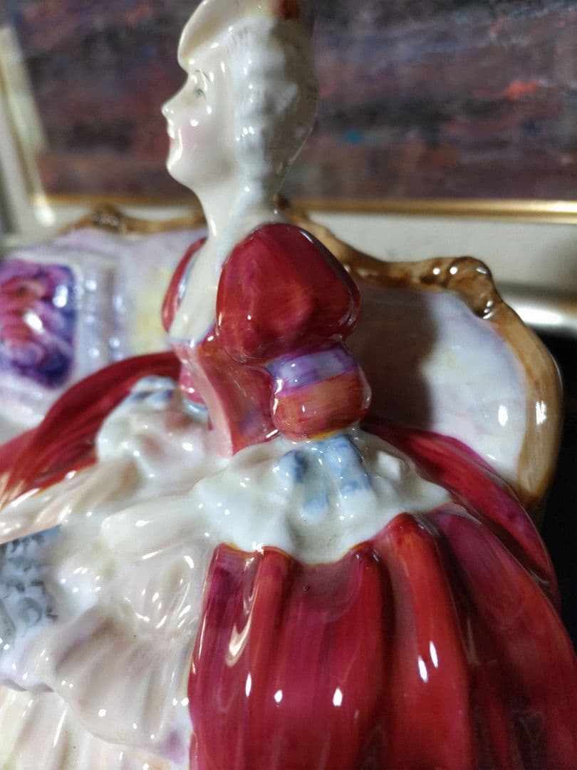 ロイヤルドルトン　貴婦人