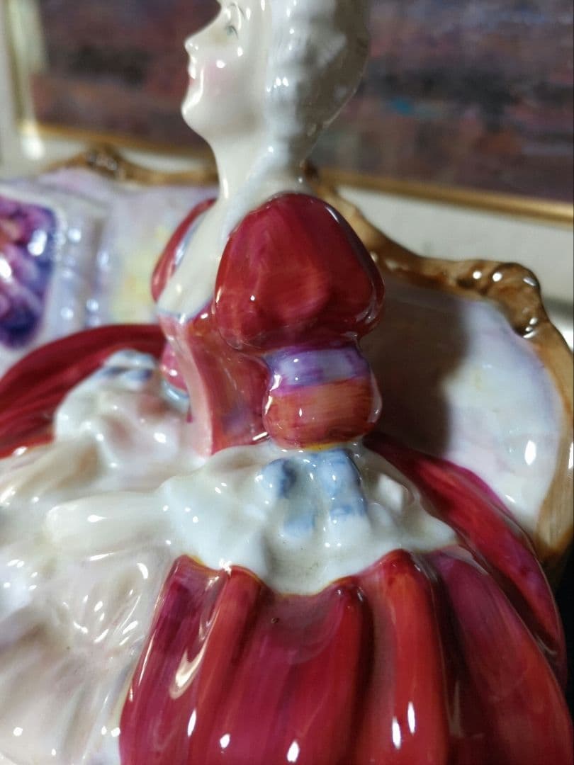 ロイヤルドルトン　貴婦人