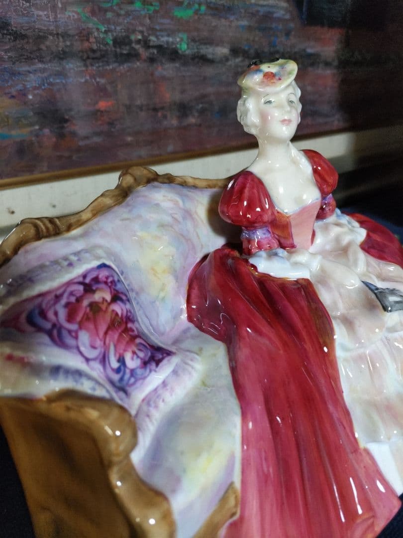 ロイヤルドルトン　貴婦人