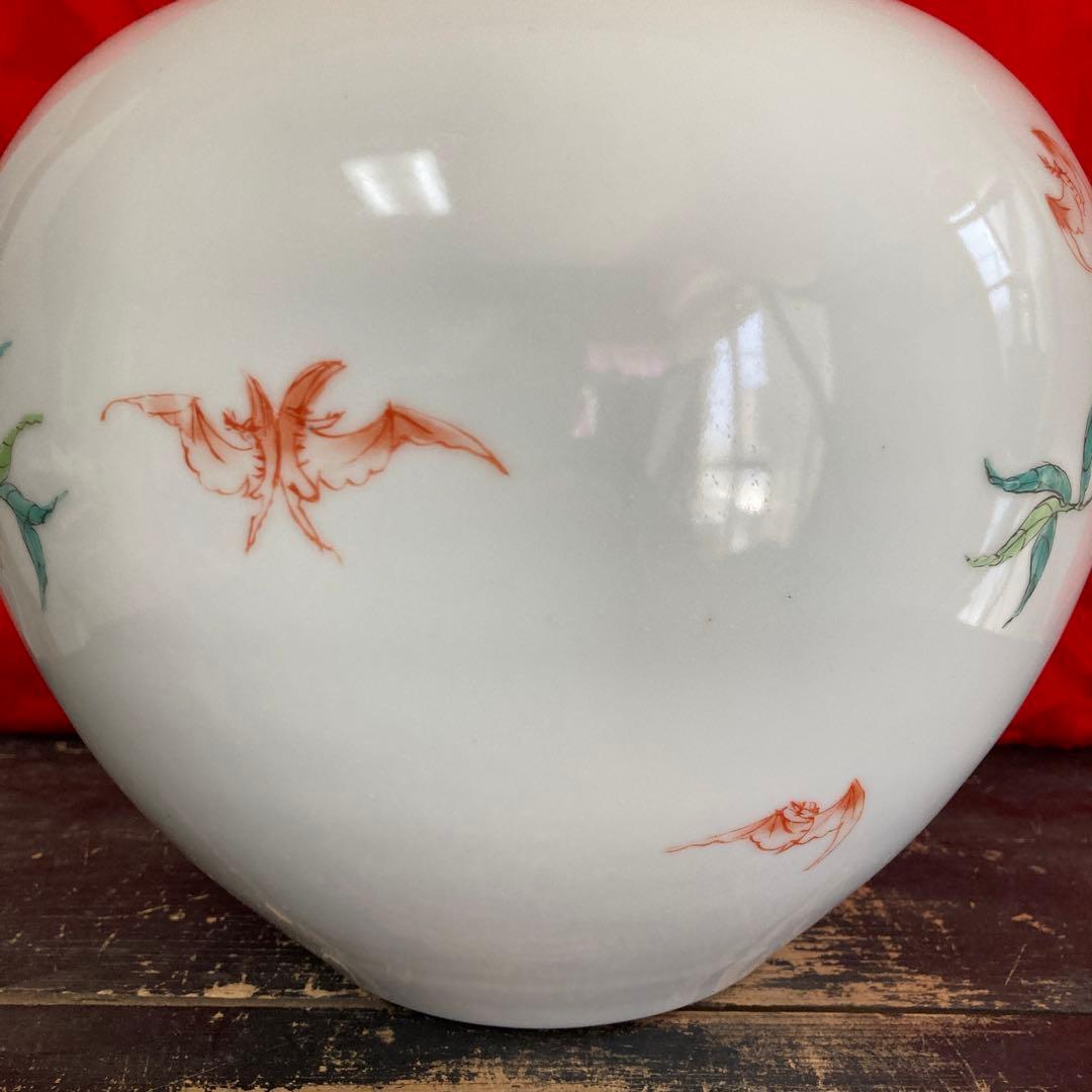 中国　色絵　粉彩　壺　九桃蝙蝠図　大清雍正年製銘