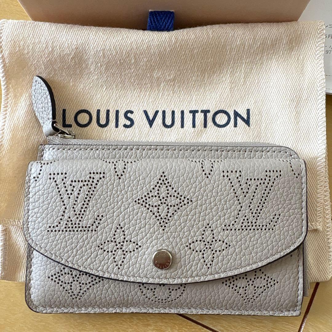 LOUIS VUITTON マヒナ ポルトカルトレクトヴェルソフラグメントケース