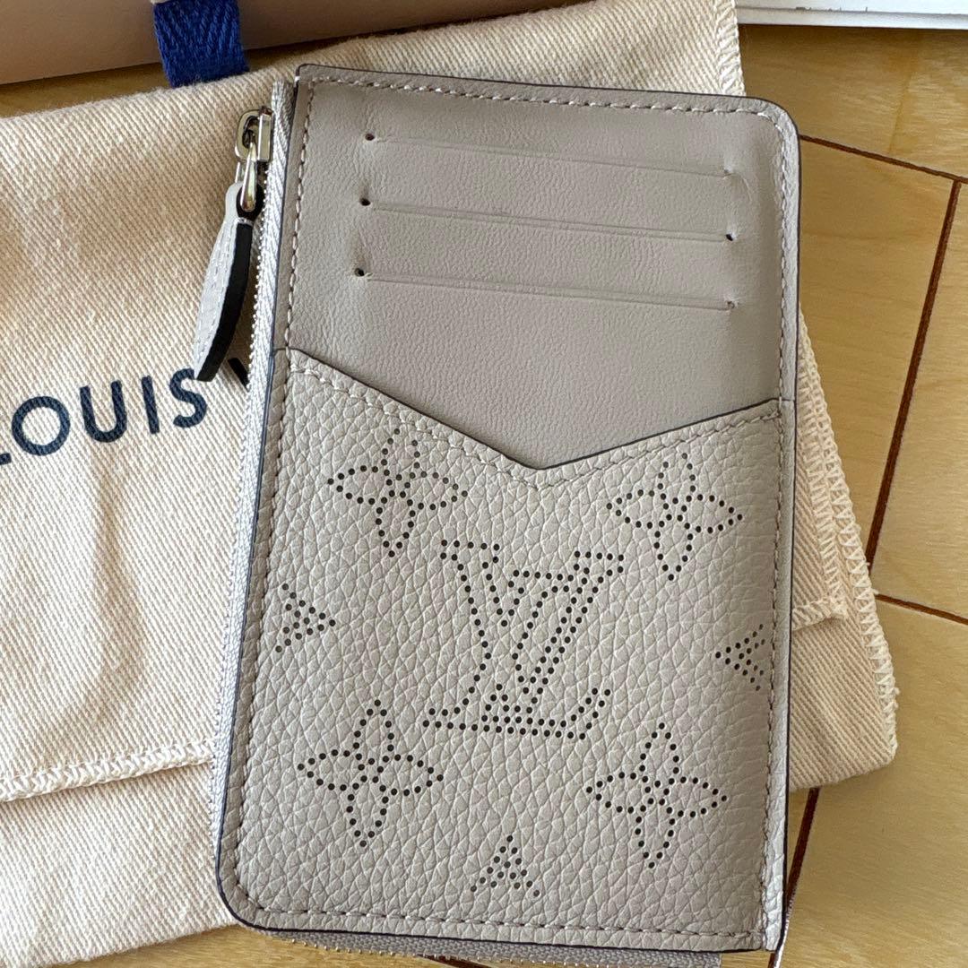 LOUIS VUITTON マヒナ ポルトカルトレクトヴェルソフラグメントケース