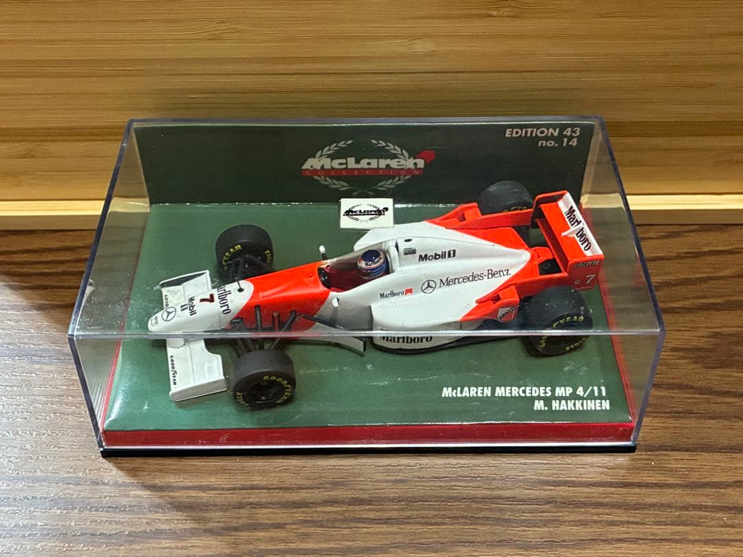 ミニチャンプス1/43マクラーレンMP4/11M.ハッキネン マルボロ仕様