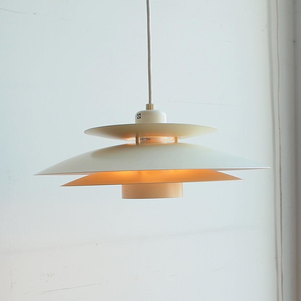 ヤマギワ取扱い デンマーク Horn ペンダントライト PV058W 照明 北欧