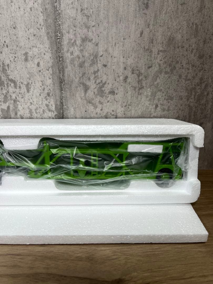 トミカリミテッドヴィンテージ「LV-N225a・いすゞカートランスポーター」