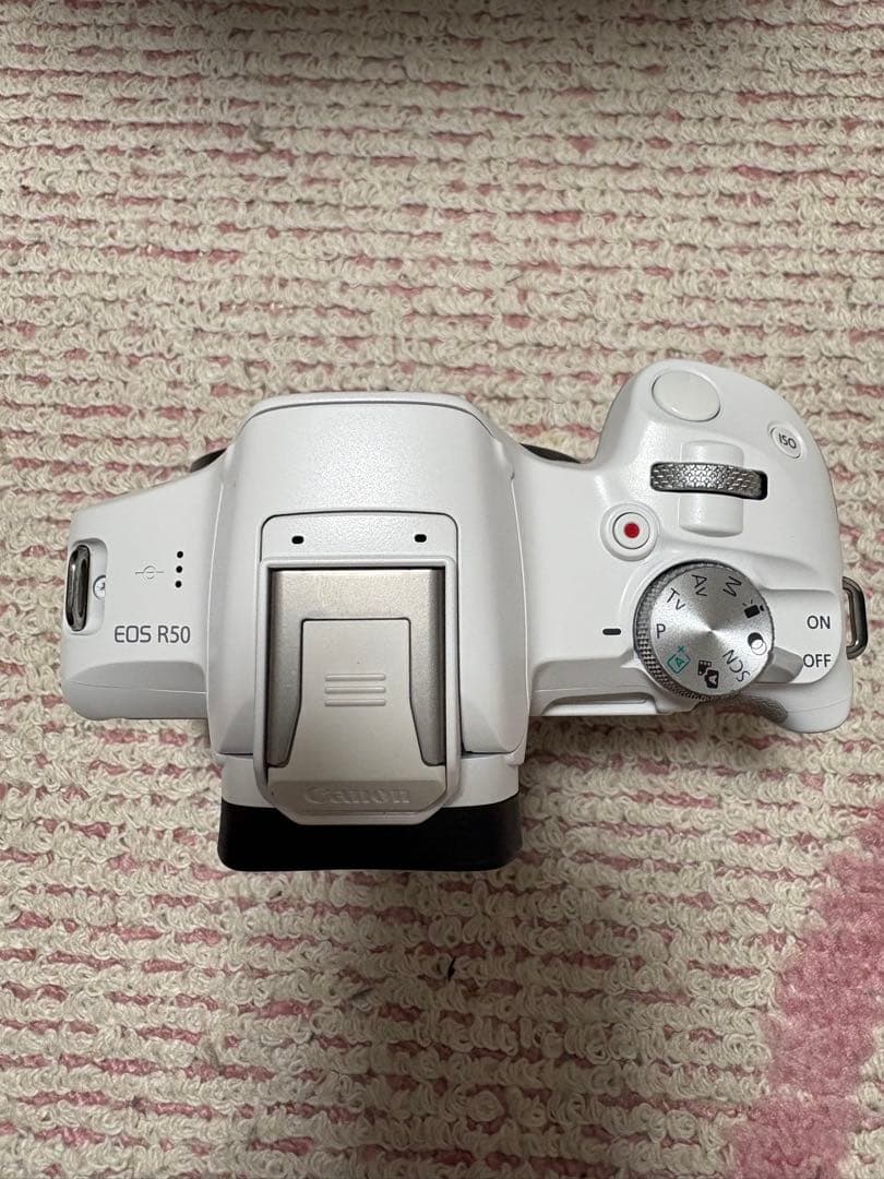 CanonEOSR50ミラーレス一眼レンズ2本セットSD64GB付き