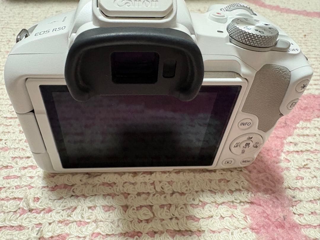 CanonEOSR50ミラーレス一眼レンズ2本セットSD64GB付き