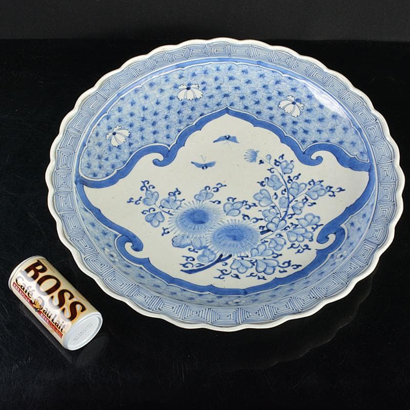 伊万里焼　古伊万里　成化年製款　染付　花蝶文　輪花皿　大皿　V　R5965B