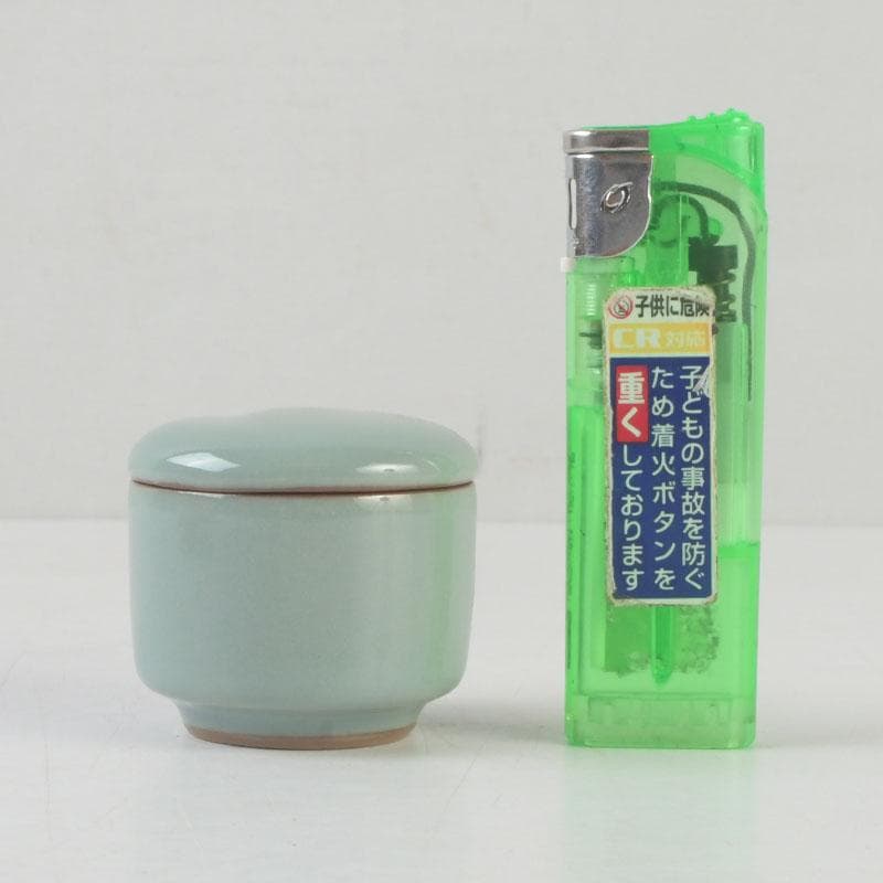 茶道具　諏訪蘇山作　青磁　桃　香合　堀内宗完（兼中斎）極め箱　V　9696