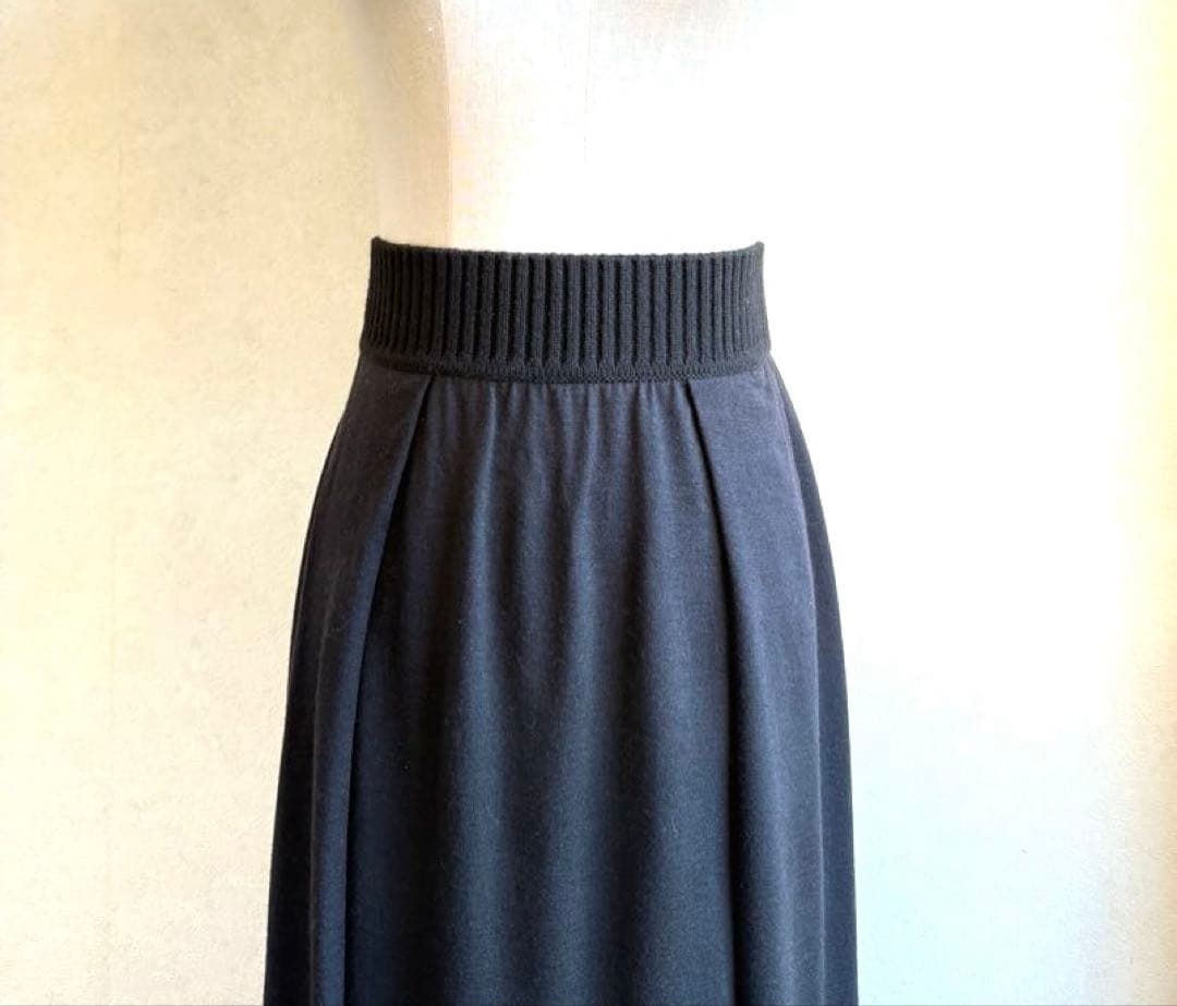 ロロピアーナ定価３８万雑誌＆公式掲載カシミアシルクボックスプリーツフレアスカート