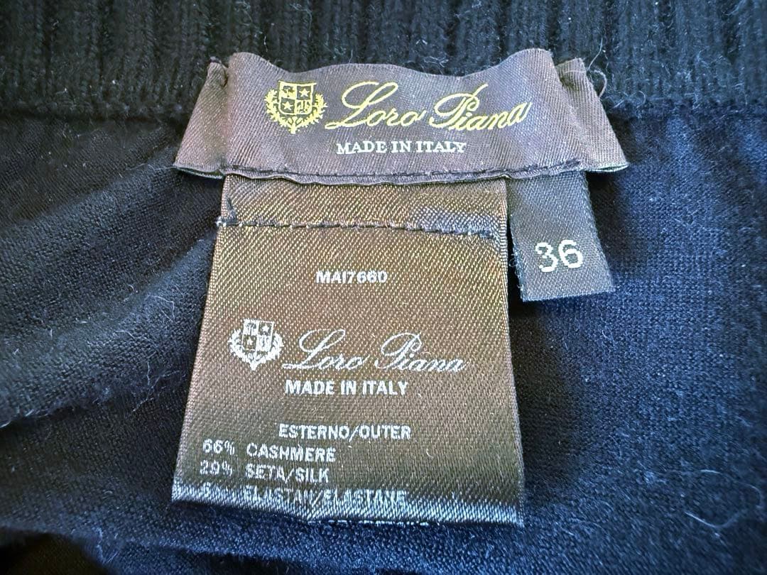 ロロピアーナ定価３８万雑誌＆公式掲載カシミアシルクボックスプリーツフレアスカート