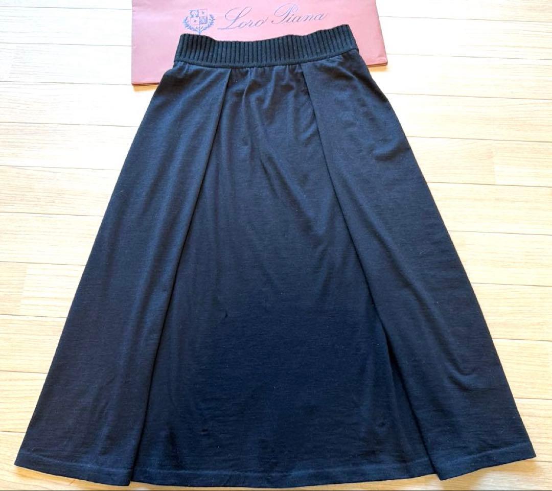 ロロピアーナ定価３８万雑誌＆公式掲載カシミアシルクボックスプリーツフレアスカート