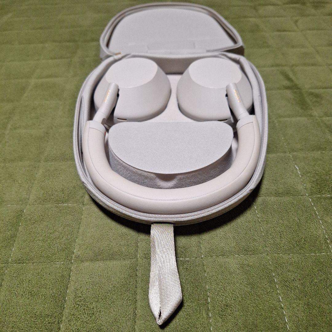 SONY ワイヤレスヘッドホン ホワイト　WH-1000XM5