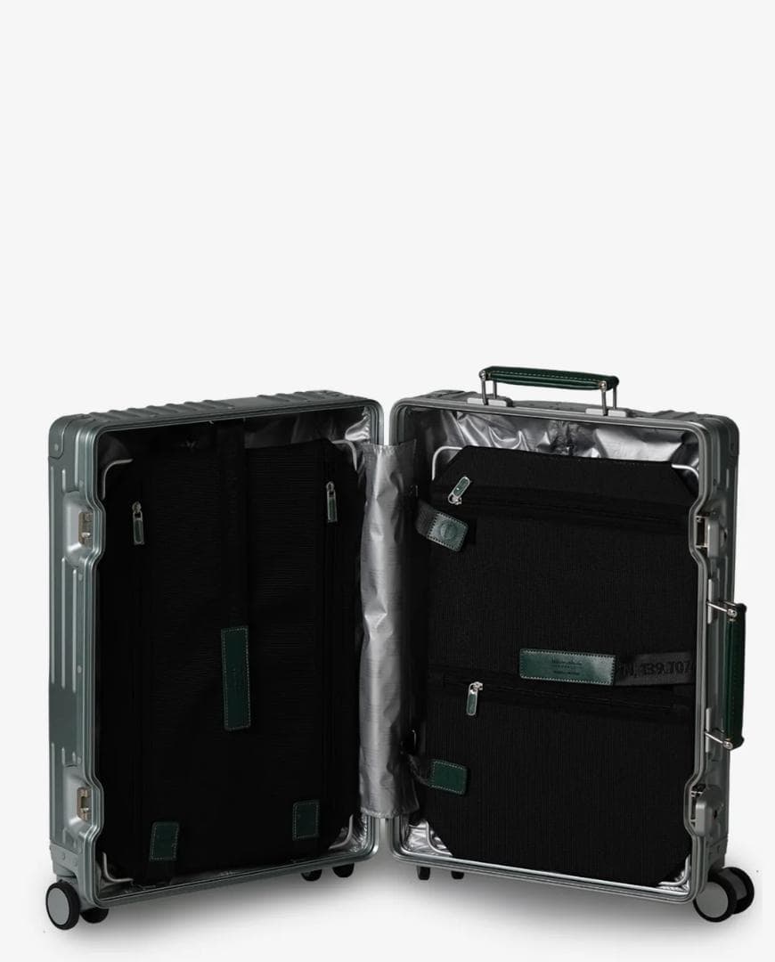 INV5811STP Cool Gray 70L Middle 新品未使用