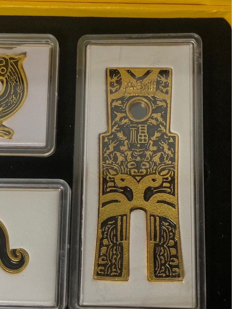 古銭 記念品 記念章 コレクション虎符 刀貨 布幣 など　総重量123.5g