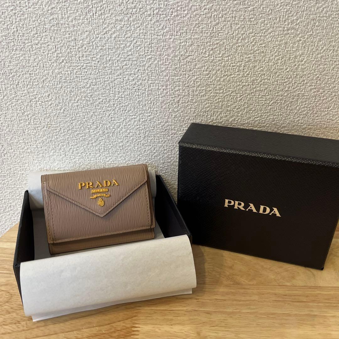 PRADA ミニ財布