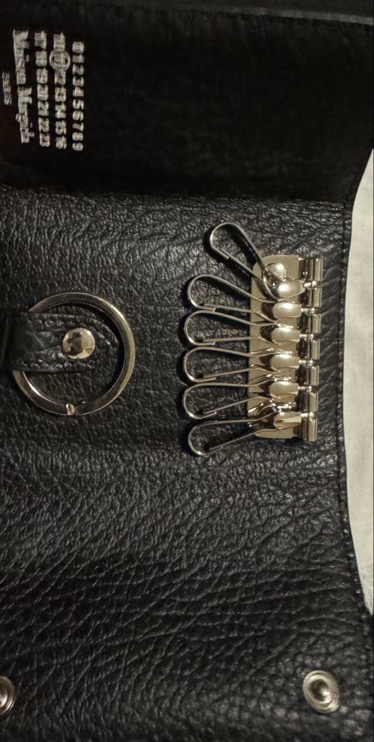 レザーキーケース 黒 収納7本 箱付き