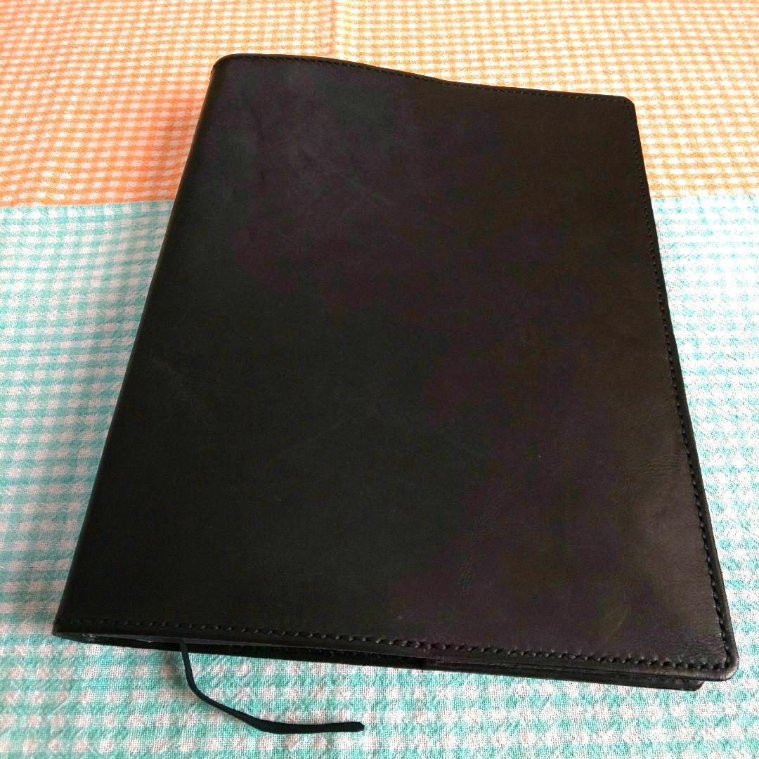 オイルワックスヌメ革黒レザーカバー、B5 26穴バインダー付
